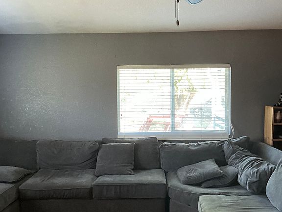 5th image of 4065 Railroad Ave
