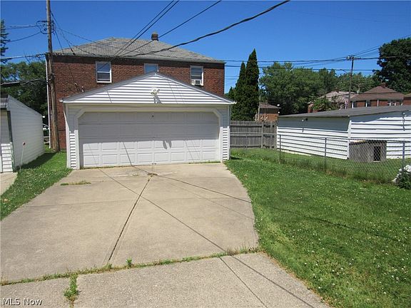 2nd image of 22131 S Lake Shore Blvd