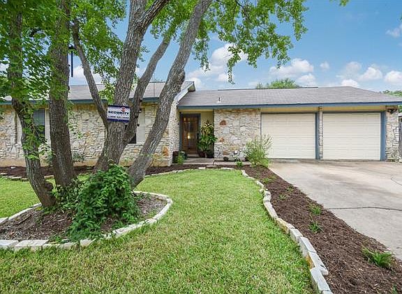 4th image of 609 Garden Path Dr