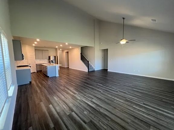 4th image of 10501 Mager Ln