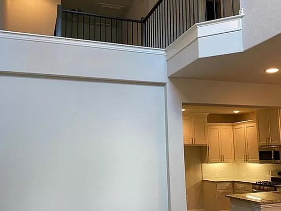 5th image of 2204 Jameson Ln