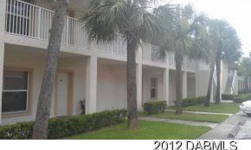 4th image of 940 15th St APT 203