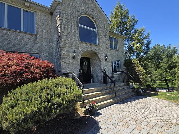 2nd image of 8 Tamar Court