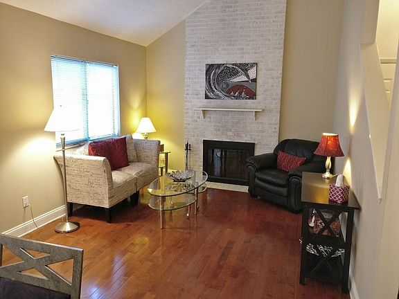 3rd image of 87 Corbins Mill Dr