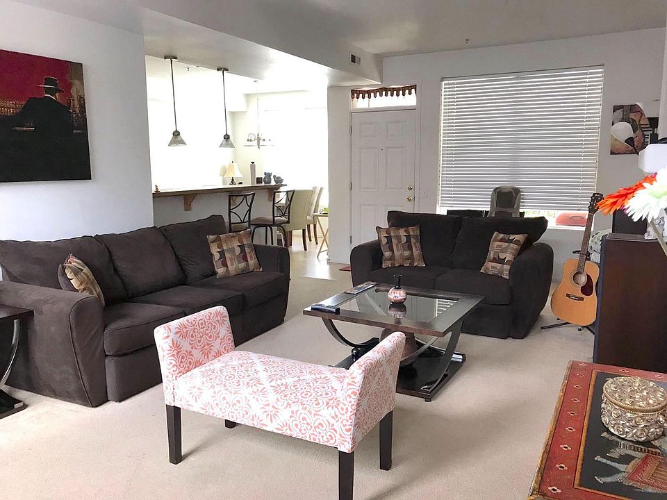 Spacious Living area with fireplace