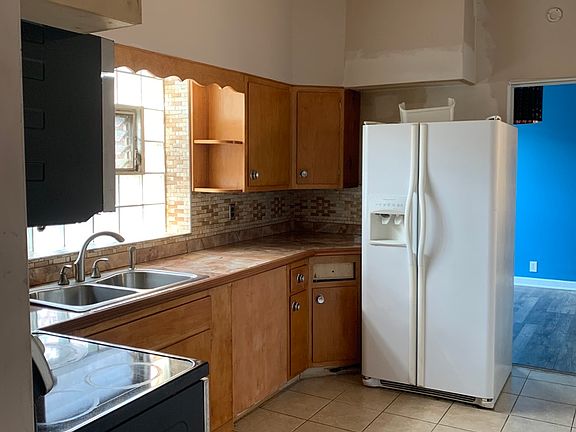 5th image of 4904 S Drexel Blvd #3