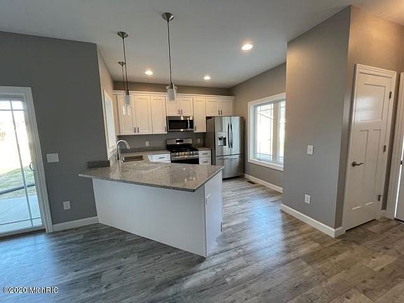5th image of 106 Lexington Pointe Dr #25
