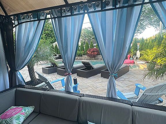 4th image of 3958 Marilyn Dr