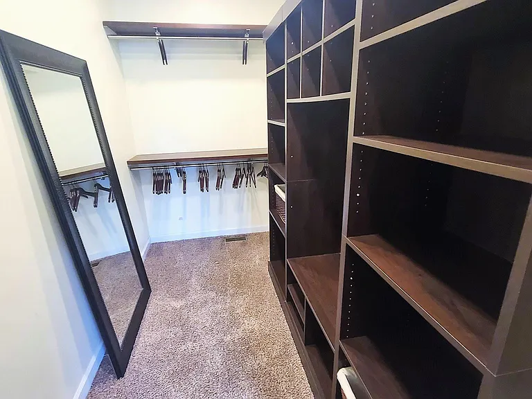 518 Cloverfield Ln — Photo 16