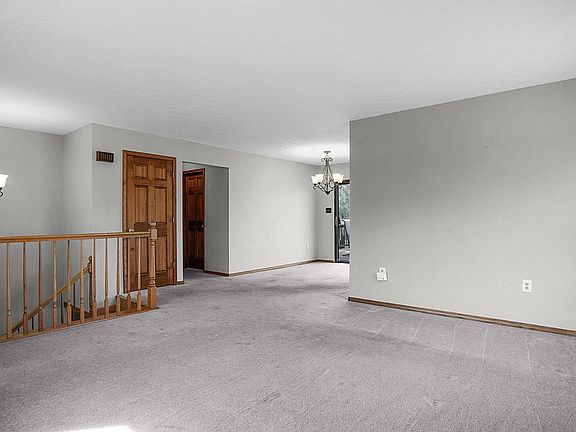 4th image of 2229 Log Cabin Ln