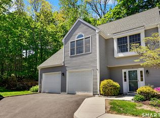 120 Prospect St APT 46, Ridgefield, CT 06877
