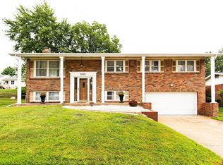 3269 Yorkchester Dr, Saint Louis, MO 63129
