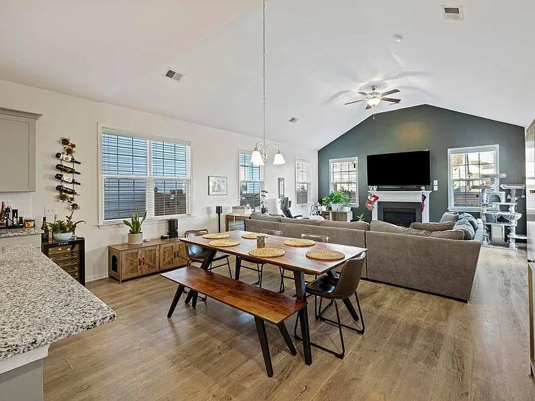 622A Pendleton Dr — Photo 16