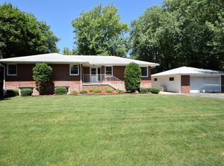 5954 Greenleaf Blvd, Racine, WI 53406