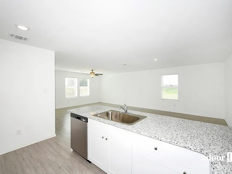 1208 Grace Park Rd — Photo 5
