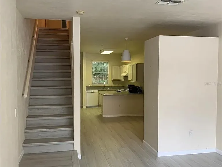 4415 SW 34th St — Photo 2