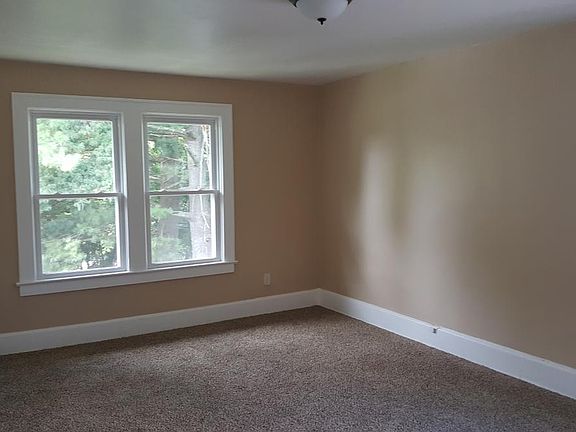 4th image of 1662 Wakefield Ave