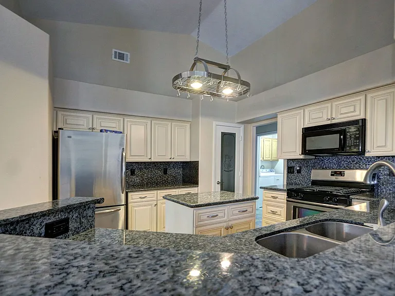 2108 Crestpoint Way — Photo 11