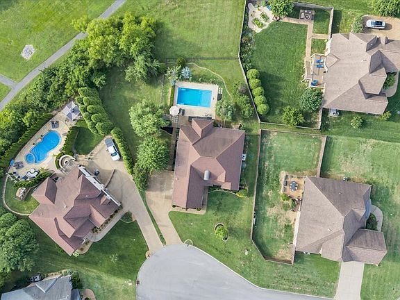 2nd image of 14 Gaines Park