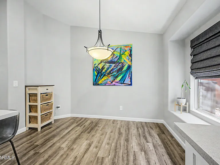 1119 E Pontiac Dr — Photo 10