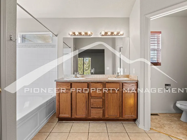 3654 Tail Wind Dr — Photo 11