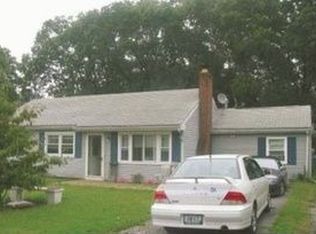 2 Newfield Ave, Warwick, RI 02888