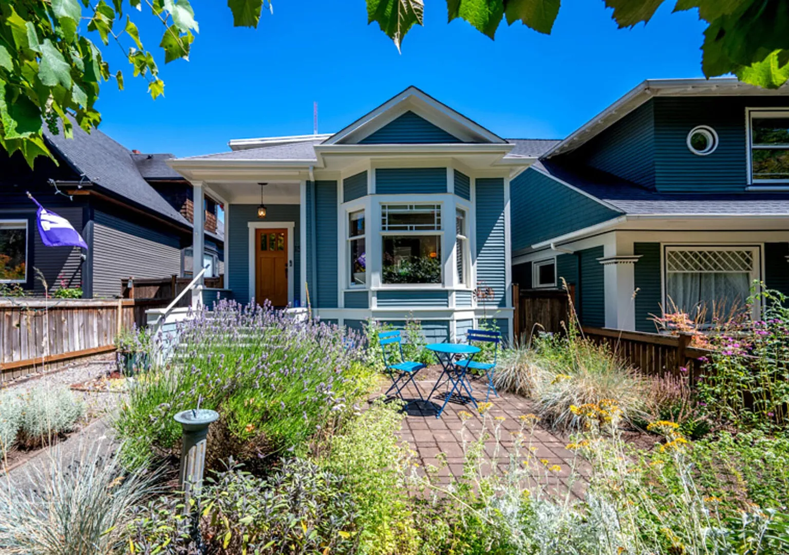 Queen Anne Cottage — Photo 1