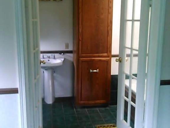 5th image of 6073 E 28th St