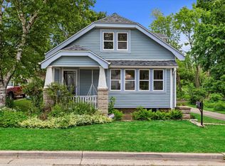 5460 N Bethmaur Ln, Glendale, WI 53209