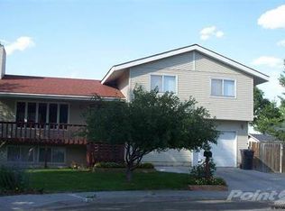 1665 Wyoming Dr, Green River, WY 82935