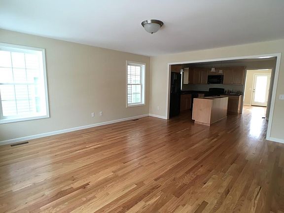 3rd image of 84 Musante Dr #3