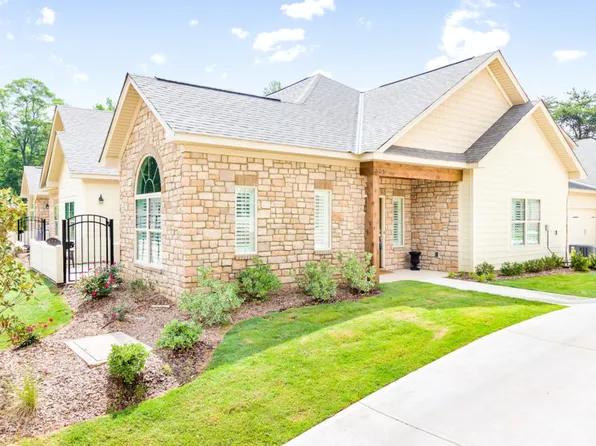 3006 Alumni Ln, Opelika, AL 36804