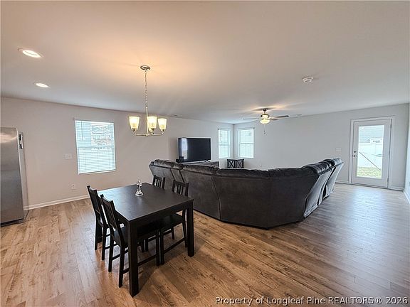 5th image of 127 Arlington Dr