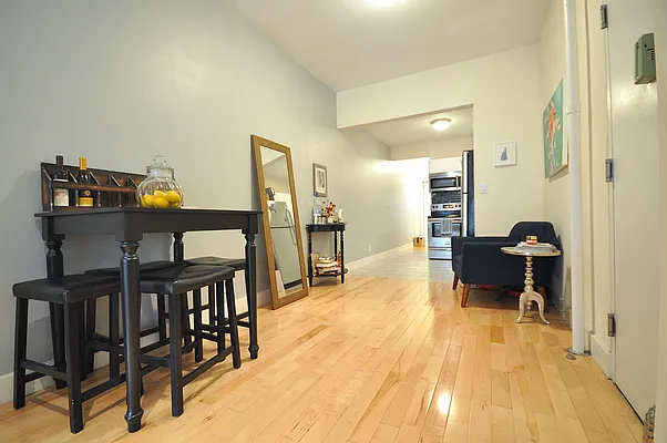 Rented by Compass | media 10