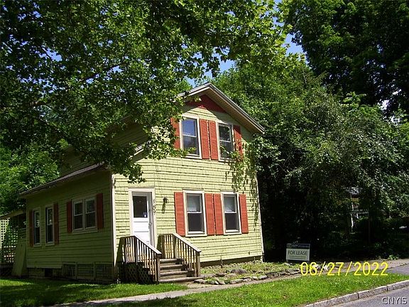 3rd image of 107 Warren St