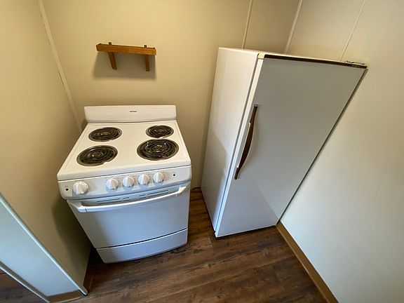 4th image of 140 S Bedford St APT B2