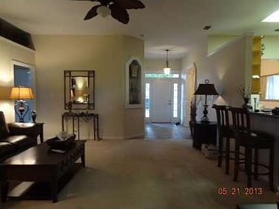 4th image of 925 Club Hills Dr