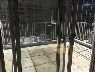 Rented by R New York