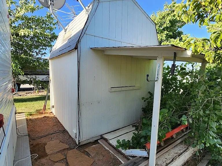 100 Lava Rd — Photo 16