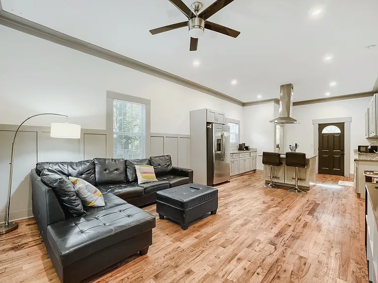 988 Coleman St SW — Photo 6