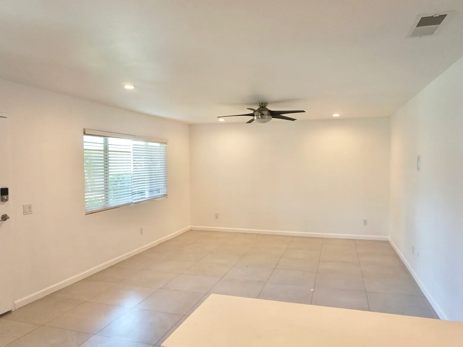 2 bed, 1035 sqft, $2,595 — Photo 2