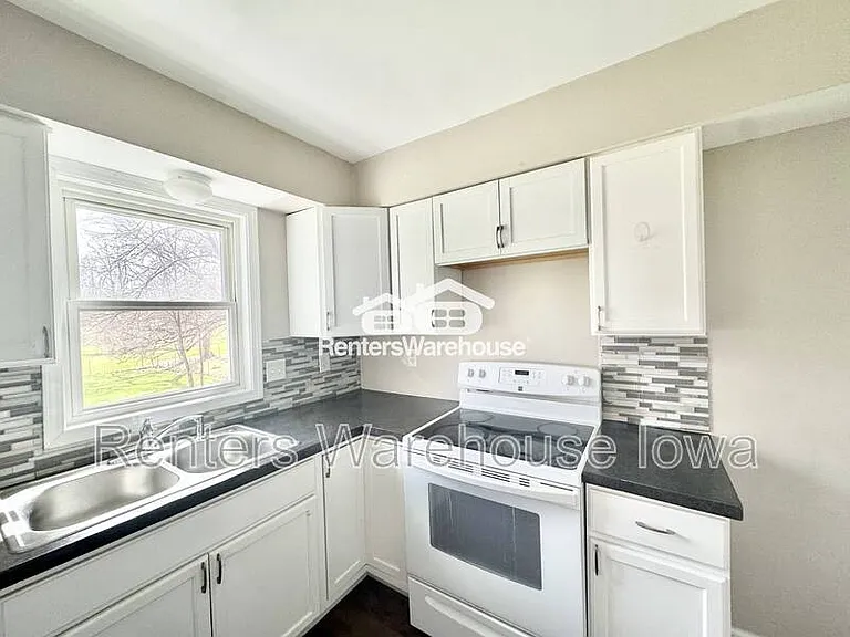 4924 Madison Ave — Photo 12