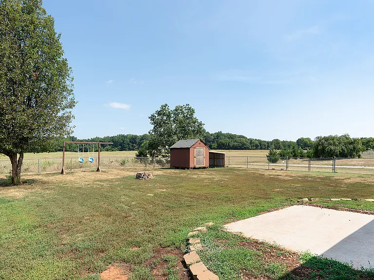 1575 Windy Holly Ln — Photo 18