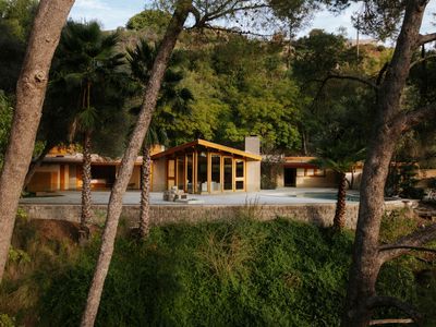 7302 Mulholland Dr, Los Angeles, CA, 90046