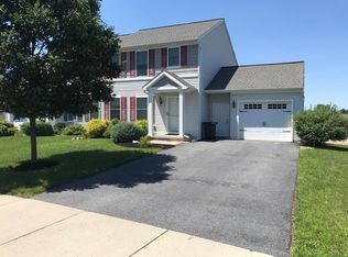 4296 Green Park Dr, Mount Joy, PA 17552