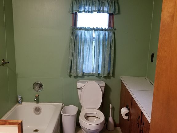 3/4 bath on 1st level