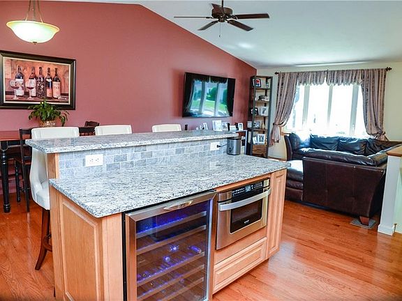 5th image of 16 Bridgton Ct