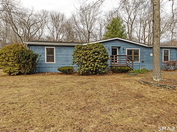 3rd image of 65 Colchester Commons