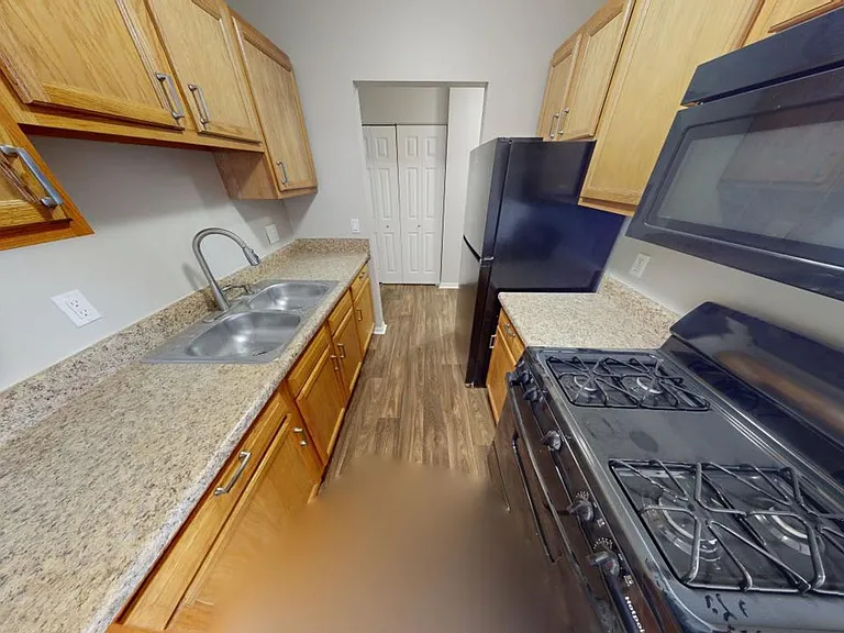 Hidden Pines Apartments — Photo 3