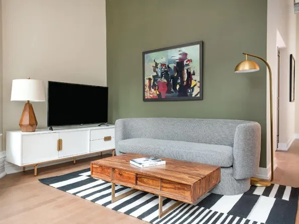 17 S Wabash Ave, Chicago, IL